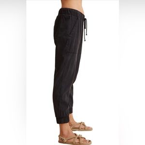 Bella Dahl Pocket Jogger- Like New, size M Vintage Black